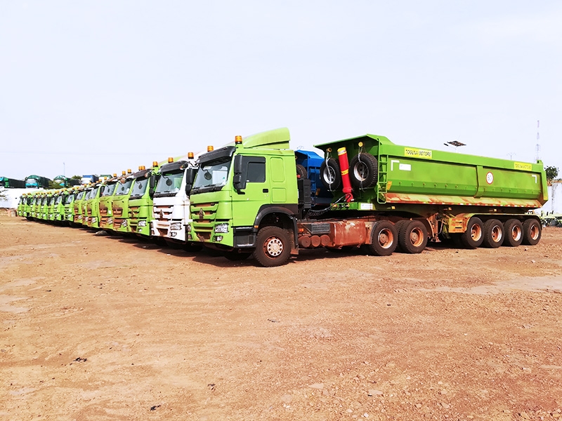 Les produits SINOTRUK ont ​​été améliorés et mis à niveau conformément aux réglementations locales et aux conditions routières en vigueur, et ont bien fonctionné et sont recherchés par le marché et livrés aux utilisateurs finaux par lots.