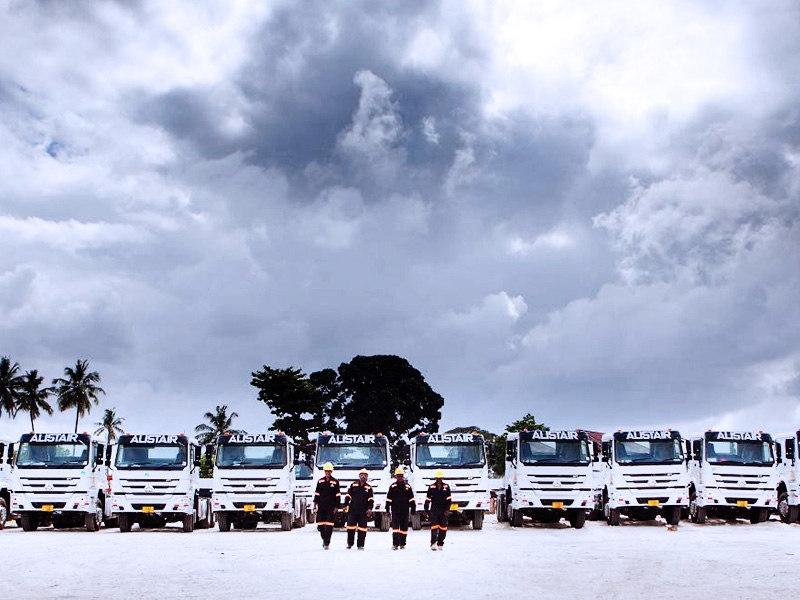 L’aperçu de la flotte pour Alistair, les personnels et des véhicules d'Alistair étaient prêt à partir. Nous avions la coopération forte et à long terme avec les partenaires d'Alistair, près de 500 camions de SINOTRUK sont été achetés par eux ...