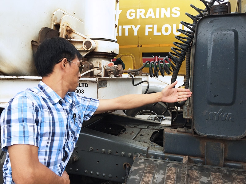 On site checking-Within 40 minutes after we receiving call from the customer,our engineers go to the customer's workshop. Working together with the customer maintenance team,got the problem solved quickly and ensure the vehicles attendance rate.