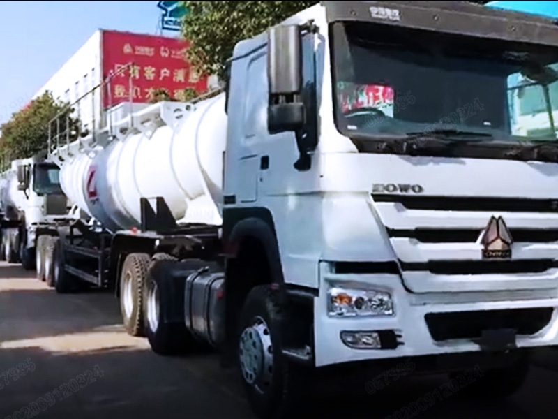 Tractors and Acid tanker trailers deliveried to the Zambian customer,using for acid transportation to the copper smelter.The trucks are in good condition and the customer highly trust the SINOTRUK brand.